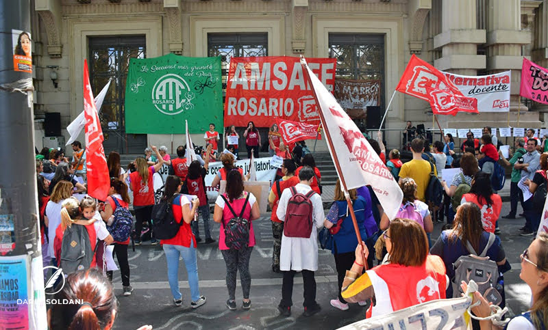 Docentes públicos y privados inician este martes una nueva jornada de paros