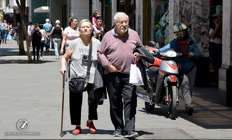 El poder de compra de los jubilados se redujo un 47% interanual en febrero