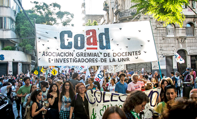Docentes de la UNR se suman al paro del Frente Sindical de las Universidades Nacionales