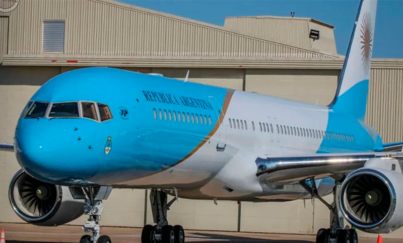 Milei estudia la posibilidad de transferir el manejo de los aviones presidenciales a las Fuerzas Armadas