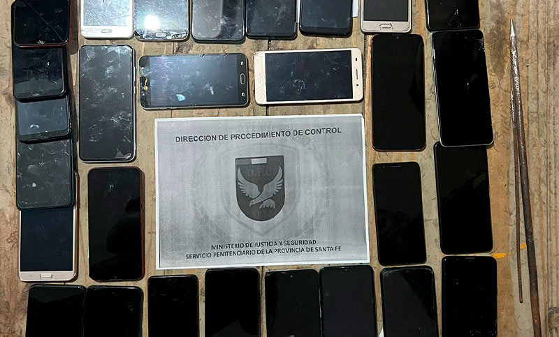 Incautan 26 celulares en una requisa en Coronda