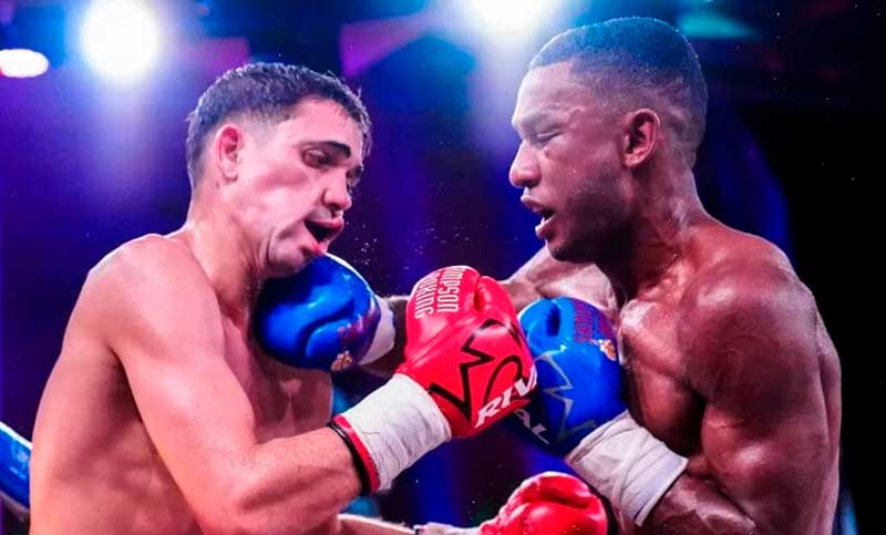 El venezolano Banquez le ganó a Muñoz y retuvo el título