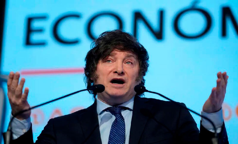 Javier Milei adelantó que dará de baja 70 mil contratos de empleados públicos