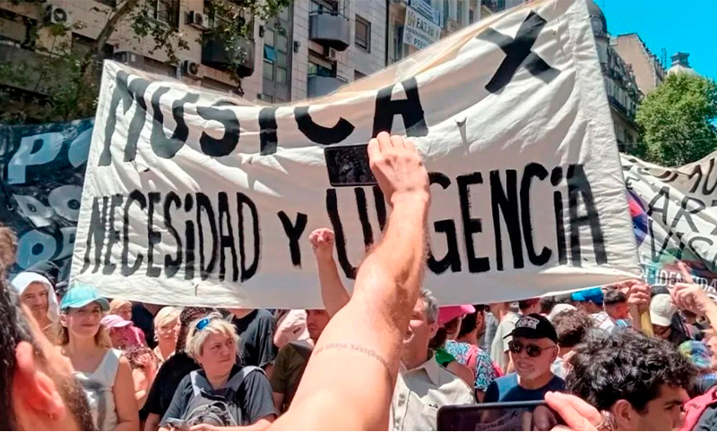 Música por Necesidad y Urgencia por Télam, con el apoyo del rock en la previa