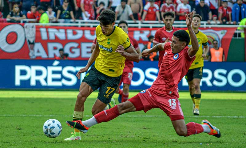 Argentinos eliminó a Defensa por penales y pasó a las semis de la Copa de la Liga