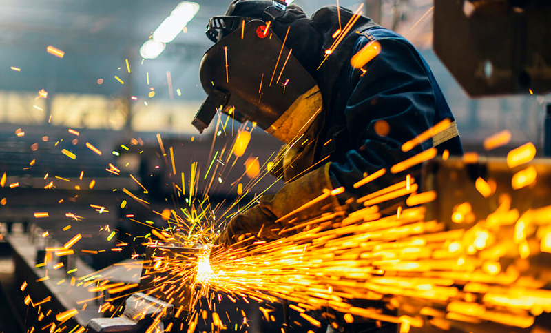 La industria metalúrgica advirtió que el Régimen de Incentivos de la Ley Bases «podría generar competencia desleal»
