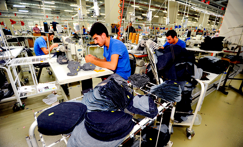 Despidos, suspensiones, reducción de turnos: el sector textil sufre el desplome de la actividad económica