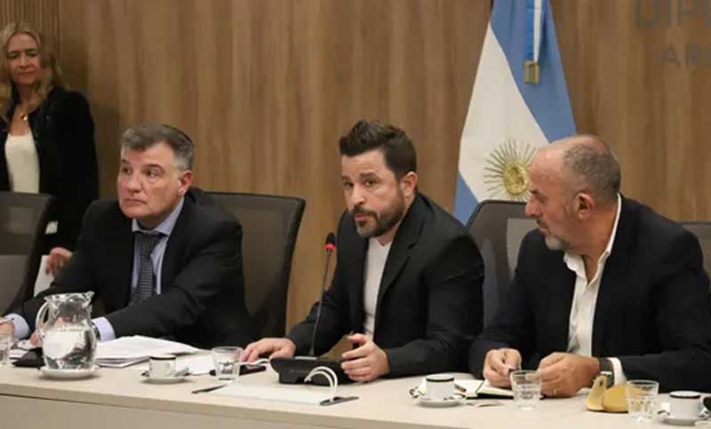 Fuerte crítica de UxP y el Frente de Izquierda a la reforma laboral del oficialismo y sus aliados