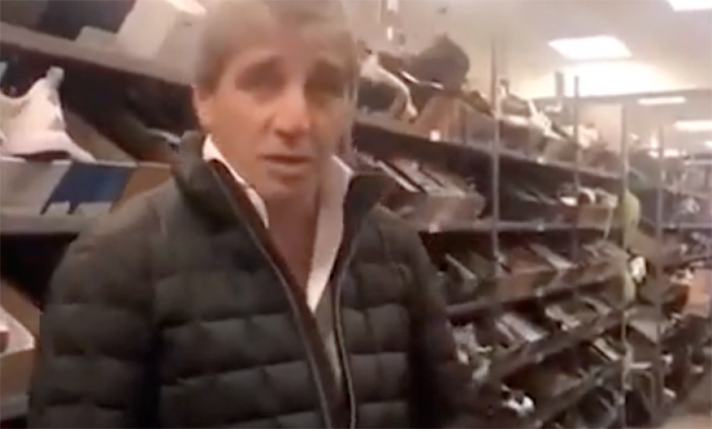 Una científica argentina confrontó a Caputo por las universidades, mientras estaba de shopping en Washington