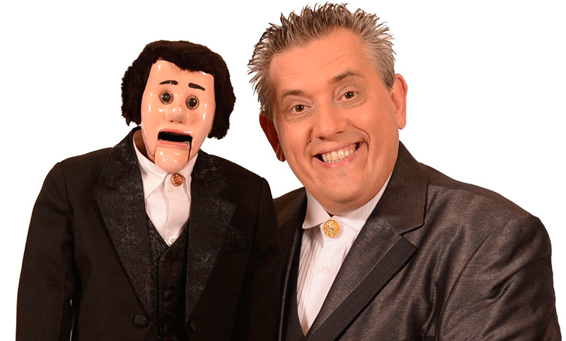 El Mago Gustav presenta un show que combina magia, diversión y sorpresa