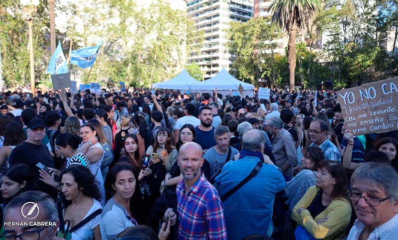 Con una masiva convocatoria, Rosario se manifestó en defensa de la educación pública