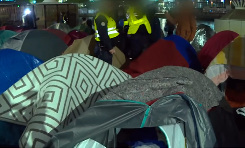 París traslada a inmigrantes y personas sin techos a otras ciudades por los Juegos Olímpicos