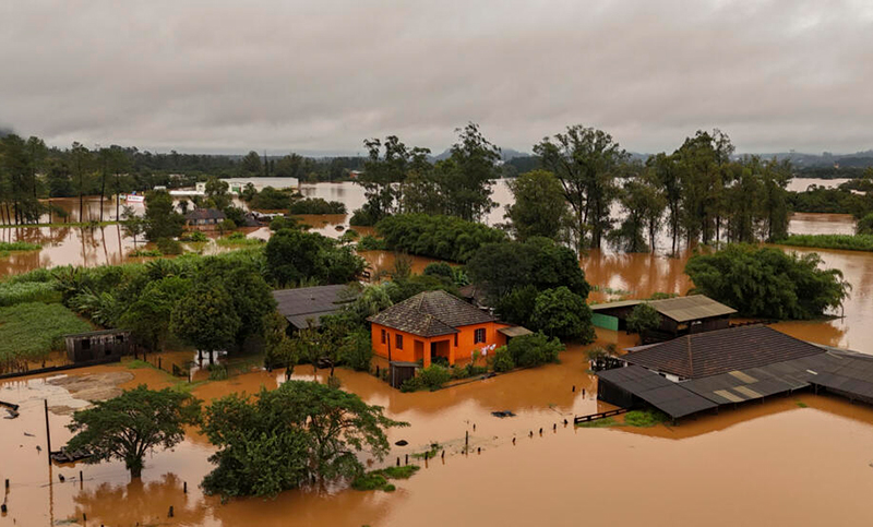 Ascienden a 144 los muertos y 125 los desaparecidos por las inundaciones en el sur de Brasil