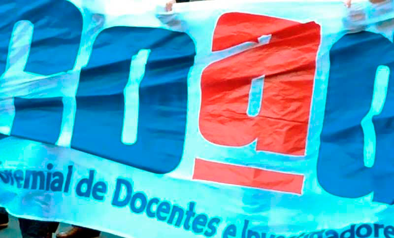 Docentes de la UNR: “Con Milei, nuestros sueldos perdieron un 59% de poder adquisitivo”