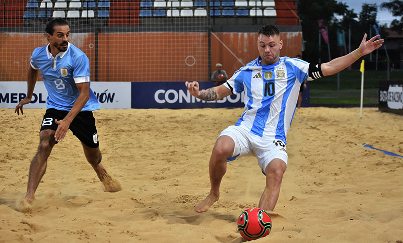 Argentina enfrentó a Uruguay, en el inicio de la Liga Evolución de fútbol playa