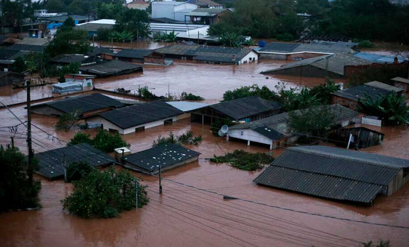 Aumentan a 66 los muertos por las lluvias en el sur de Brasil