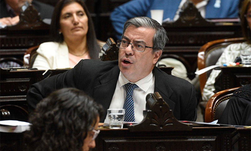Diputados opositores denuncian que la Ley Bases ingresó al Senado con un texto diferente
