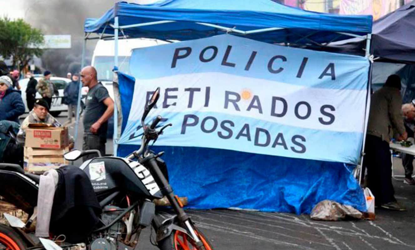 Misiones ofreció un aumento a policías, pero sigue el conflicto