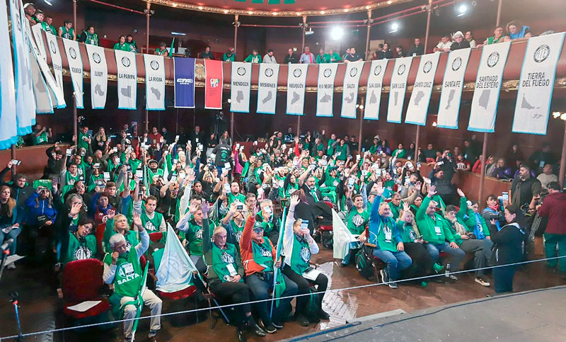 Trabajadores del Estado deciden un paro de 24 horas y movilización al Congreso contra la Ley Bases