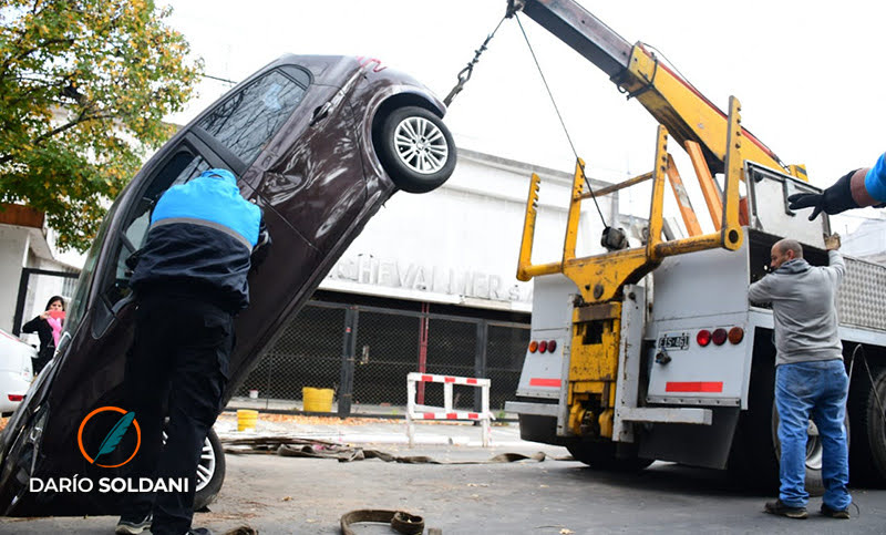 El Gobierno oficializó la decisión de no sacar las grúas de los seguros de autos