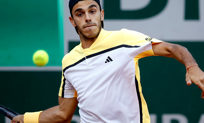 Cerúndolo jugó un partidazo pero no pudo con Djokovic en Roland Garros