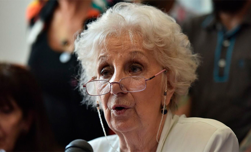 La organización Abuelas de Plaza de Mayo denunció que el Gobierno busca entorpecer la búsqueda de desaparecidos