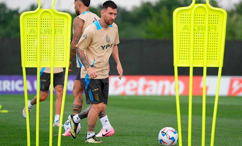 La Selección argentina se prepara para enfrentar a Chile