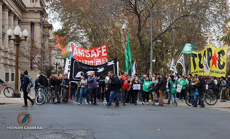 Movilización por la liberación de los detenidos durante la protesta contra la Ley Bases