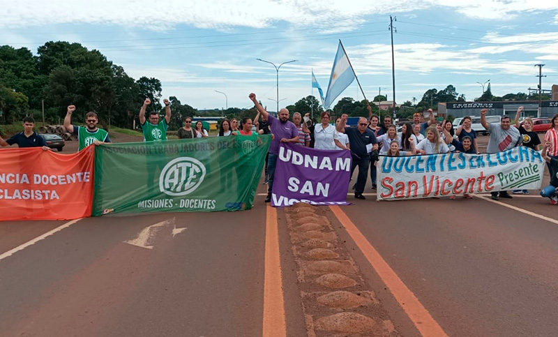 Los docentes misioneros movilizaron por reclamos salariales y realizan un paro de 48 horas