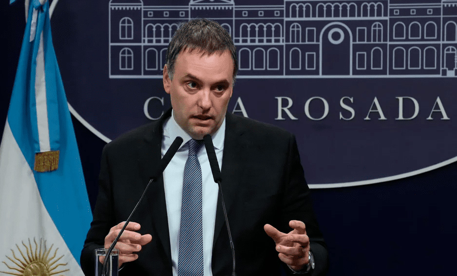 El Gobierno confirmó más despidos de trabajadores estatales a partir del 30 de junio