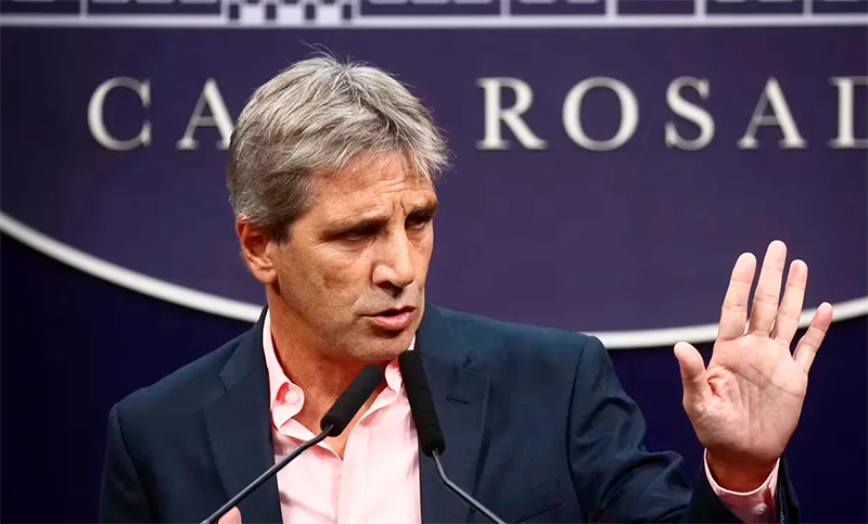 Luis Caputo: “En breve la gente va a tener que vender dólares para pagar impuestos”