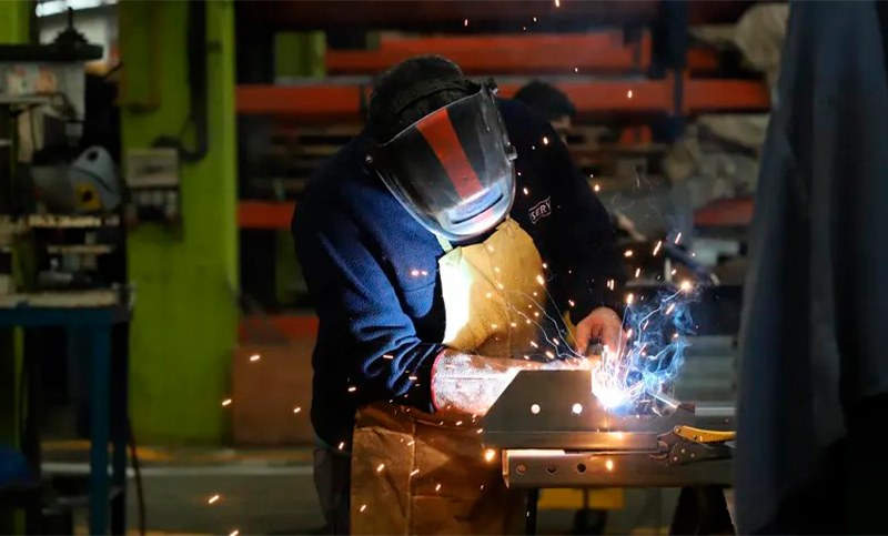 La industria en Santa Fe redujo 9,1% su producción en mayo y no encuentra un piso