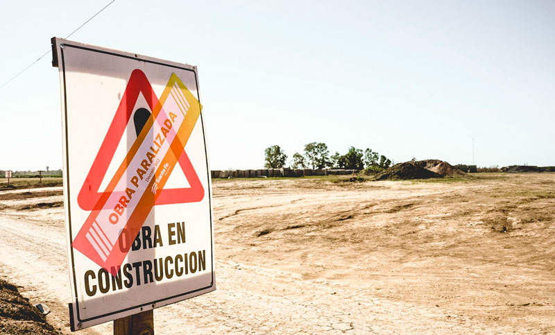 El gobierno paralizó obras inmobiliarias en zonas inundables y apuntó contra el intendente