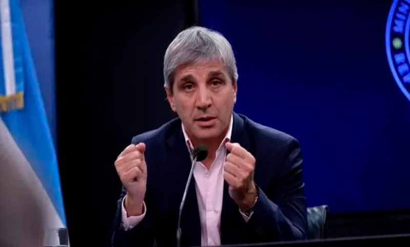 Caputo aseguró que con la emisión cero darán un «golpe de nocaut» a la inflación