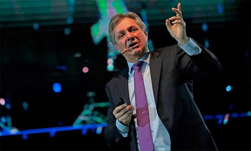 Caputo sumó a su equipo a un economista chileno, socio de Demian Reidel
