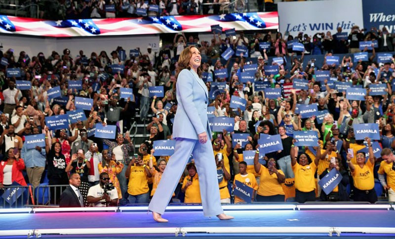 Harris recibe la nominación como candidata demócrata a la presidencia para enfrentarse con Trump