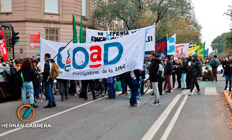 Gremios de docentes universitarios rechazaron el aumento del 6,8%, pero el Gobierno lo impondrá por decreto