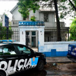 Le pidieron el DNI y, como no lo tenía, le allanaron la casa, le robaron y le plantaron un arma