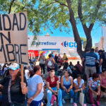 Agrupaciones sociales reclamaron por una Navidad sin hambre frente a las puertas de Carrefour