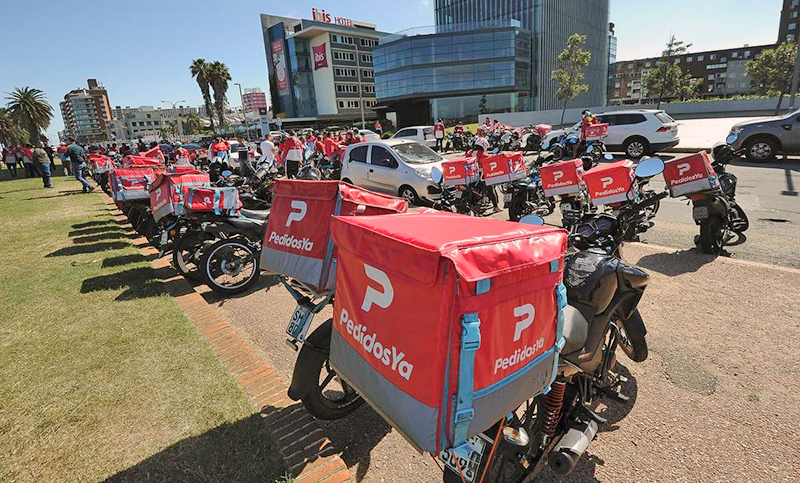 Repartidores de Uruguay demandan a Pedidos Ya: hay 30 millones en juego y reclamo por derechos laborales