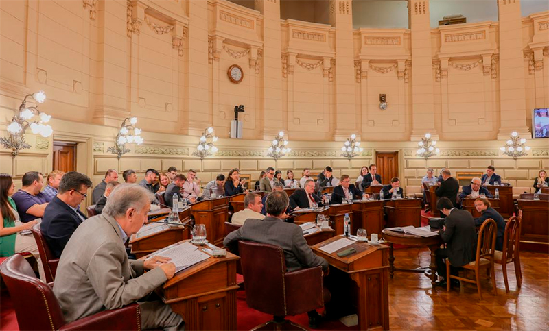 Con un tratamiento exprés, el Senado aprobó la ley para reformar la Constitución de Santa Fe