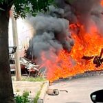 Un avión despistó en el aeropuerto de San Fernando, chocó contra una casa y se incendió: dos muertos