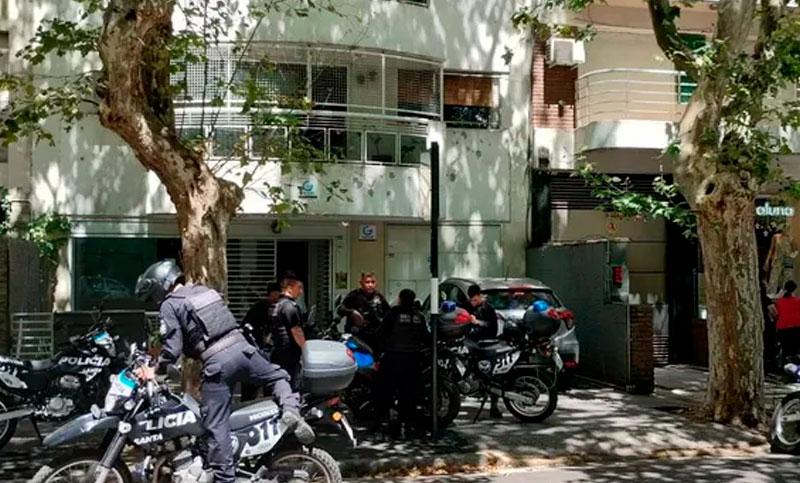 Cayó de un 9º piso y falleció: investigan si trataba de escapar de la policía tras un intento de estafa