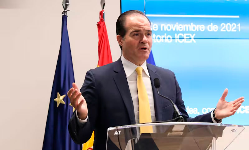 Trump designó a Claver-Carone, enfrentado con Francos y crítico de Milei, como enviado especial para América Latina