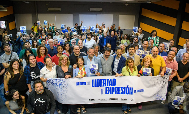 Libertad de expresión: censura, precarización y despidos afectan el libre ejercicio periodístico durante el primer año de Milei  