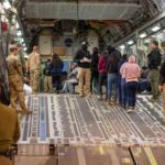 Estados Unidos comenzará a deportar inmigrantes ilegales en aviones militares