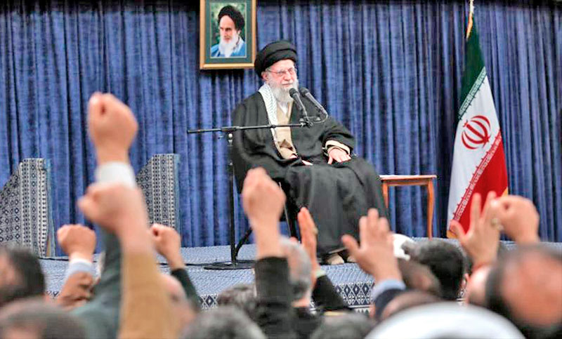 El líder de Irán asegura que la presencia militar de Estados Unidos en Irak es ilegal