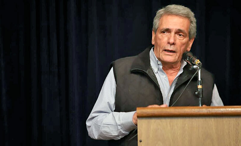 El gremialista Carlos Acuña advierte que el autoservicio de combustible “está destinado al fracaso”