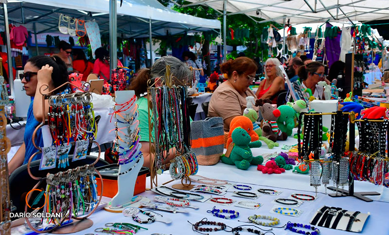 Para los Reyes Magos: se realiza una nueva feria temática en Plaza Sarmiento