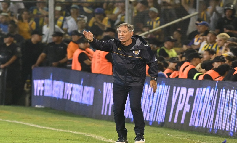 Holan: «Hicimos un muy buen primer tiempo, podríamos haber tenido un gol más»